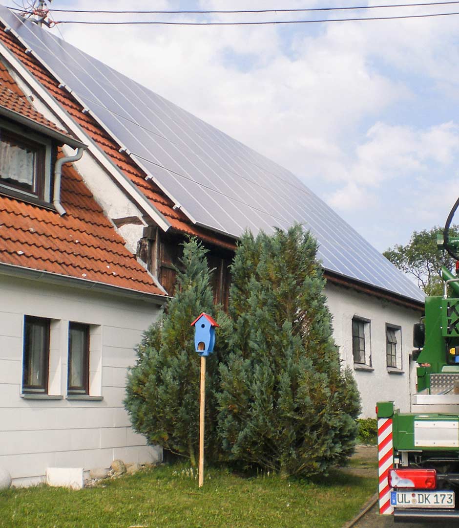 Große Photovoltaik-Anlage installiert von der Zimmerei Kaupp